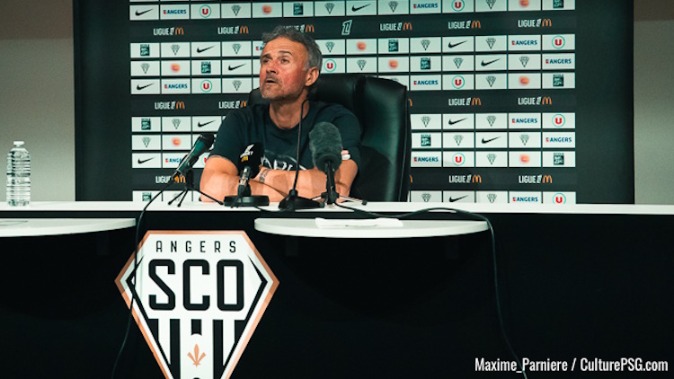 Après la large et logique victoire de son équipe sur la pelouse d'Angers (3-0), c'est un Luis Enrique très content qui s'est présenté en conférence de presse. Il a évidemment apprécié le contenu et le sérieux de ses joueurs à trois jours du Bayern mais aussi mis en avant l'incroyable Beraldo, révélation au milieu du terrain. Voici ses propos complets retranscrits par nos soins.