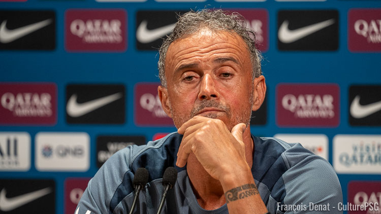 C'est un Luis Enrique déçu des erreurs commises par son équipe en première période, mais globalement satisfait du visage montré par son équipe, qui s'est exprimé en conférence de presse lundi soir après la défaite 1-0 du PSG face à l'OM. Voici ses propos en intégralité.