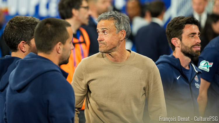 En vacances depuis peu, le PSG va reprendre l'entraînement seulement début août, à neuf jours précisément de son premier match officiel. Un timing tellement court que Paris ne pourrait jouer aucun match amical.