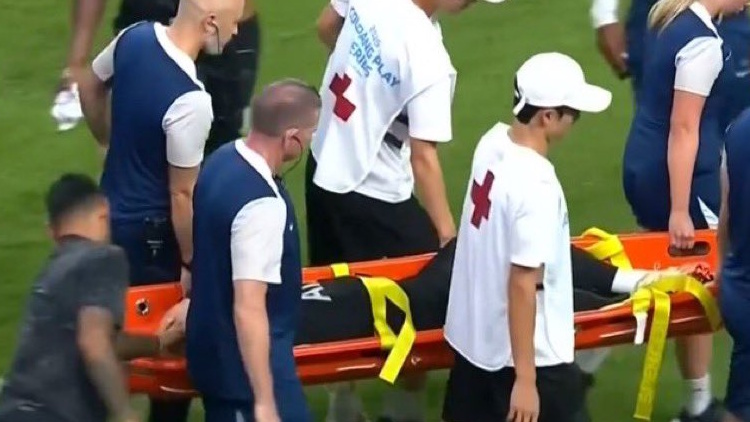 A dix jours pile de la Supercoupe d'Europe qui l'opposera au PSG, Tottenham a très probablement perdu sur blessure son n°10 James Maddison, de nouveau touché au genou qui l'a éloigné des terrains pendant des mois la saison passée.