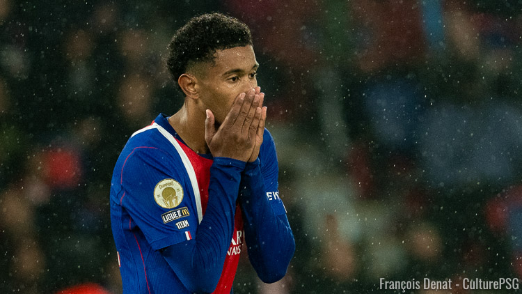 Très peu utilisé depuis le début de saison par Luis Enrique, Senny Mayulu devrait profiter de la trêve internationale pour retrouver du temps de jeu avec l'équipe de France Espoirs, qui a quatre matches à disputer. Présent en conférence de presse ce mardi, son sélectionneur Gérald Baticle a tenu à lui apporter son soutien et à défendre aussi son début de saison.