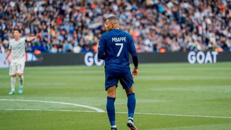 Kylian Mbappé a partagé sur Instagram un énigmatique message à quelques heures de PSG/Real Madrid et de ses retrouvailles avec le club qu'il a quitté libre l'été dernier.