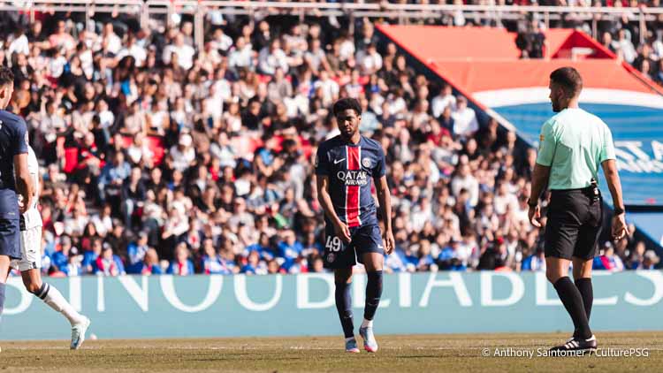 La LFP a diffusé les noms des arbitres retenus pour la 19e journée de Ligue 1 et Auxerre/PSG va être dirigé par Mathieu Vernice, jeune homme en noir au bilan très positif pour les Parisiens.
