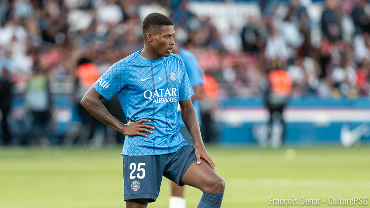 Le match du week-end des Portugais du PSG a beaucoup ressemblé à leur quotidien en club : Nuno Mendes a été performant sur son côté tandis que Vitinha a semblé être géré par son sélectionneur.