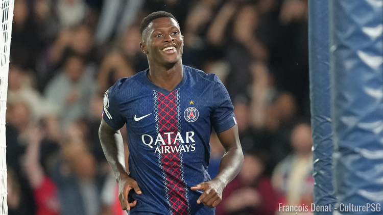 La première moitié de la saison 2025/26 du PSG s’est achevée le 20 décembre, par la victoire (4-0) des rouge et bleu contre Vendée Fontenay en Coupe de France. CulturePSG revient sur les quatre premiers mois en compétitions officielles des champions d’Europe 2025, au travers de l’analyse des performances individuelles, joueur par joueur parisien. Pour cette première partie, focus sur la demi-saison des gardiens et des défenseurs.