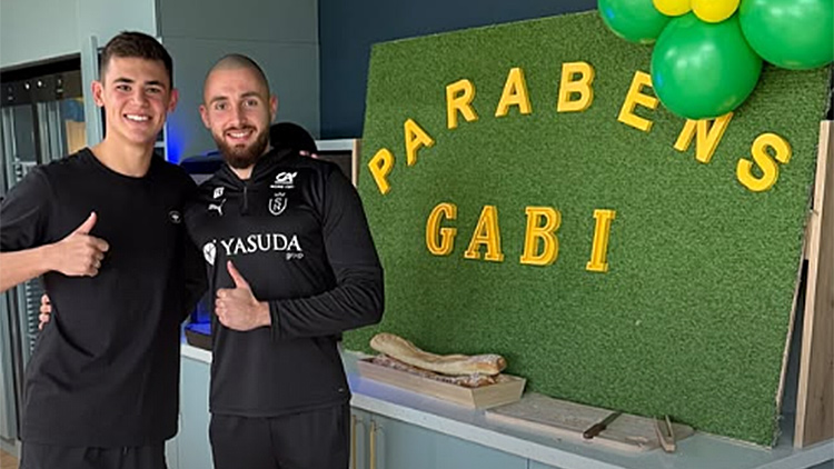 Vainqueur de la Copa América U20 avec le Brésil le 16 février dernier, Gabriel Moscardo a fait son grand retour à Reims samedi matin et a été célébré ce lundi par le club champenois, qui prépare son quart de finale de Coupe de France face à Angers.