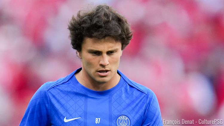 Pour son dernier match de préparation avant la Coupe du monde 2026, le Portugal s'est imposé 2-1 mercredi soir à Leiria grâce à des buts de Pedro Neto et Francisco Conceição. Les 4 Portugais du PSG ont rejoué, onze jours après la finale de Champions League. Voici le résumé video et les buts de ce Portugal/Nigeria.