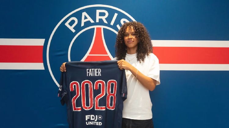 La joueuse internationale française U19 Noémie Fatier signe son premier contrat professionnel avec le PSG. Pur produit de la formation parisienne, la milieu de terrain est liée avec son club formateur jusqu'au 30 juin 2028.