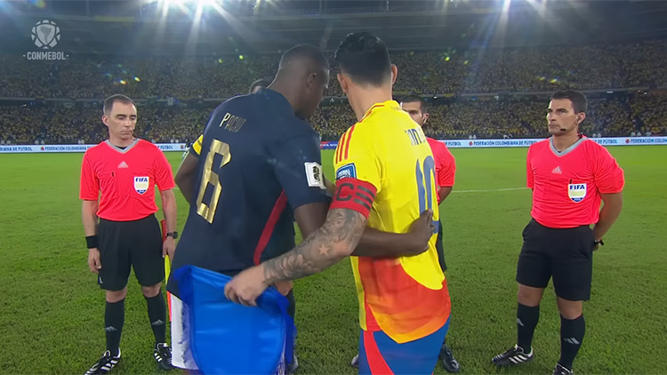 Avec Willian Pacho titulaire au poste d'axial droit et capitaine pour la première fois en sélection, l'Equateur s'est imposé 1-0 en Colombie cette nuit grâce à un but précoce et en solitaire d'Enner Valencia. L'Equateur a été réduit à dix à la 34e minute, mais a tenu bon. Retrouvez ci-dessous le résumé vidéo de ce Colombie/Equateur ainsi que les notes de Willian Pacho dans la presse.