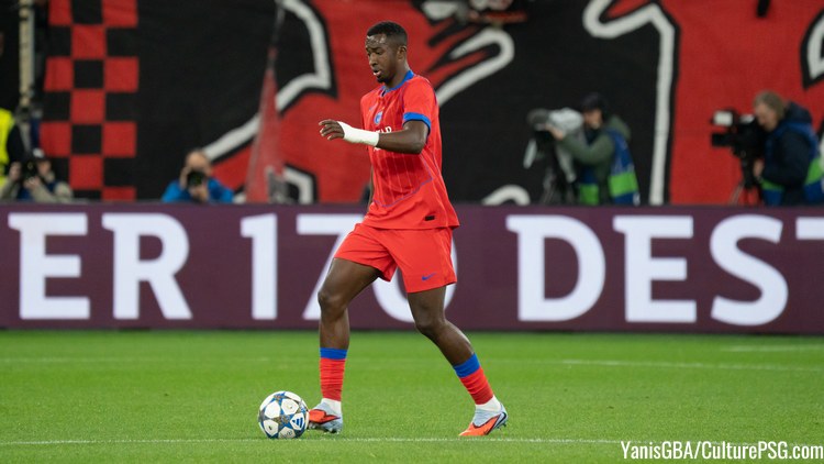 Vaincu sur la pelouse du Sporting par un doublé de Luis Suarez, le PSG a gâché une prestation longtemps limitée seulement par ses manques offensifs. Tous les joueurs parisiens n'ont pas rendu la même copie, loin de là même, voici les notes de ce Sporting/PSG :