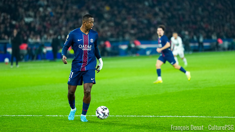 Le PSG a énormément souffert, passant jusque par l'épreuve des tirs au but, pour dominer l'OM lors du Trophée des Champions et c'est notamment via les énormes Chevalier et Pacho que le succès parisien s'est construit. Voici les notes des joueurs du PSG pour ce PSG/OM version Trophée des Champions.