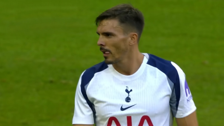 A quelques jours de la Supercoupe d'Europe face au PSG, Tottenham a concédé sa première défaite de la pré-saison en s'inclinant lourdement et logiquement face au Bayern Munich (4-0) jeudi soir.