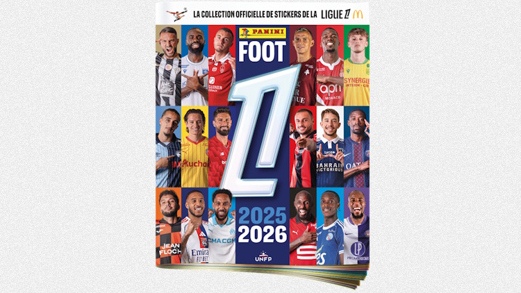Chaque début de saison a son petit rituel : l’arrivée du nouvel album Ligue 1 de Panini. Et pour cette édition 2025-2026, l’éditeur mythique innove avec une approche résolument tournée vers l’histoire et les rivalités qui font vibrer les stades de Ligue 1.
