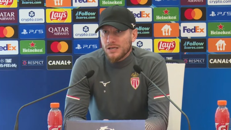 Sébastien Pocognoli était en conférence de presse ce lundi à la veille du barrage aller de Champions League Monaco/PSG. L'entraîneur belge a évoqué le rôle d'outsider de son équipe, les qualités du PSG, la récente défaite parisienne à Rennes ou encore les critiques d'Ousmane Dembélé après le match. 