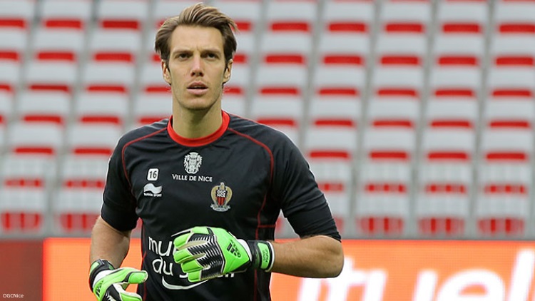Le gardien de l'OGC Nice Simon Pouplin s'est confié avant d'affronter le PSG. Il n'est pas spécialement confiant, ne sachant pas quelle équipe du PSG il va affronter entre deux matches de Champions League.