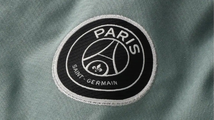Sortie il y a quelques semaines, la collection Elements du PSG est en promotion sur la boutique en ligne du club. Plusieurs articles de la gamme Total 90 sont également soldés.