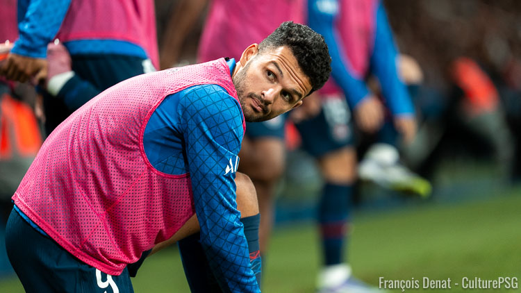 Dans le cadre de la 11e journée de Ligue 1 2025/2026, le PSG vient enfin de marquer un premier but contre Nice par l'intermédiaire de Gonçalo Ramos, d'une tête pleine de rage à la dernière seconde. Voici ce but de Ramos lors de PSG/Nice en video :