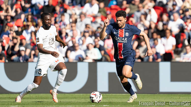 Clairement remplaçant mais pas poussé vers la sortie pour autant, Gonçalo Ramos aurait vu le PSG refuser une offre de plus de 50 millions d'euros pour lui au cours des dernières semaines.