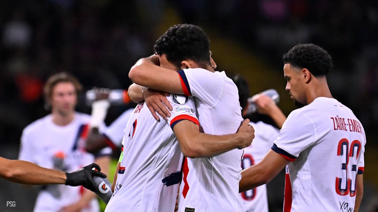 Plusieurs séquences inédites de Barça/PSG (1-2) ont été diffusées ce samedi par Canal+ de façon totalement gratuite. De quoi retrouver quelques belles images de joie des Parisiens, un Luis Enrique plus meneur d'homme que jamais ou encore l'implication du capitaine du soir Achraf Hakimi. Voici ces images en question :