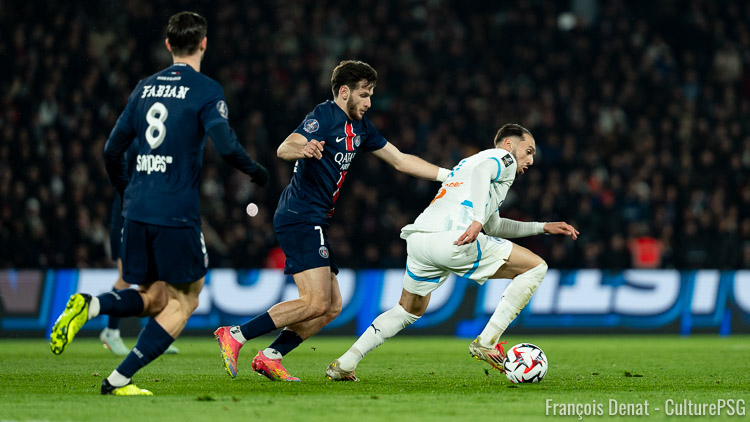 Le report du match OM/PSG, décidé par le préfet des Bouches-du-Rhône, a entraîné une séquence tendue entre l'OM, le PSG et la LFP pour fixer une nouvelle date et un nouvel horaire. Et malgré plusieurs propositions, le PSG a dû se résoudre à rejouer ce lundi à 20h, soit une heure avant le début de la cérémonie du Ballon d'Or.