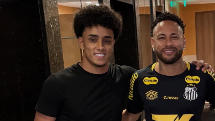 Toujours très attentif au marché des espoirs internationaux, le PSG aurait des vues sur un prometteur ailier brésilien de 17 ans évoluant à Flamengo.