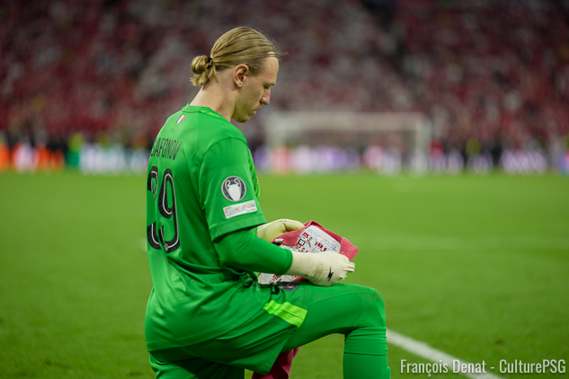 Dans un entretien accordé à un journaliste russe à l'issue de la finale PSG/Arsenal (1-1, 4-3 t.a.b.), Matvey Safonov est revenu sur son match et notamment sa nouvelle séance de tirs au but victorieuse.