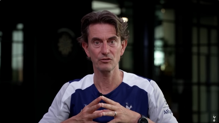 Pour sa première officielle sur le banc de Tottenham, Thomas Frank n'est passé pas loin d'une victoire sensationnelle face au PSG, « la meilleure équipe du monde», mais son « opération spéciale » a échoué de peu.
