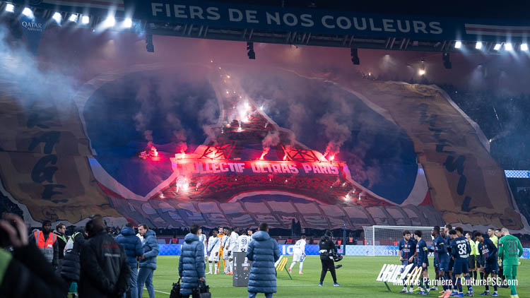 Pour le grand retour du derby parisien, un tifo géant a été déployé au Parc des Princes sur trois tribunes avant PSG/Paris FC (2-1) dimanche soir.