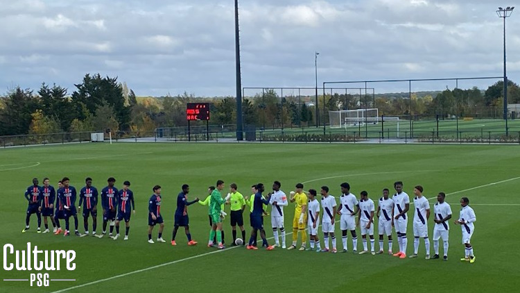 A trois jours d'une rencontre importante en Youth League face au PSV Eindhoven, les U19 du PSG se sont imposés ce samedi contre Le Havre malgré l'expulsion de leur capitaine Ibrahima Diaby en début de seconde période (2-1). Au classement, les jeunes Parisiens, toujours invaincus après neuf journées, sont en tête de la poule A.