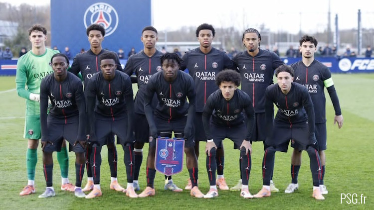 Face à une équipe de Tottenham pourtant mieux classée que lui, le PSG n'a fait qu'une bouchée des jeunes Spurs en Youth League, s'imposant largement (5-2). Les Parisiens ont signé une première demi-heure de rêve, marquant trois buts, avant de se faire un peu reprendre. Mais ils ont fini fort dans la foulée d'un Ayari auteur d'un doublé.