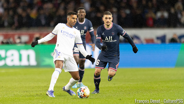 Quelques semaines après la presse brésilienne, un intérêt du PSG pour Rodrygo est rapporté par un journaliste mercato bien connu. Il n'est pas question d'une offre, mais Paris surveillerait la situation de près.