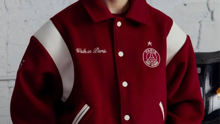 Se voulant de plus en plus un club pionnier du lifestyle, le PSG collabore régulièrement avec des artistes de divers horizons pour proposer à ses supporters des produits originaux. Le PSG vient de dévoiler sa nouvelle série PSG Limited, en collaboration avec plusieurs marques et artistes ancrés dans la capitale.