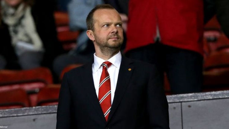 La presse anglaise a annoncé que le vice-président exécutif de MU, Ed Woodward, est rentré en Europe pour s'occuper des transferts, notamment les cas de De Gea et de Pedro.