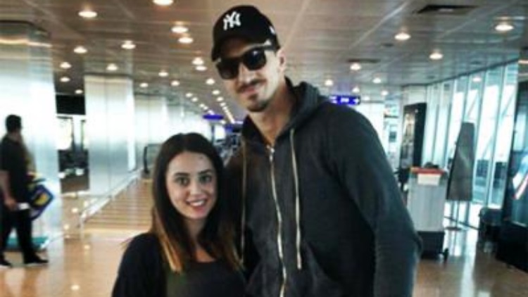 Zlatan Ibrahimovic a été aperçu à Istanbul ce dimanche alors que les journaux turcs fantasment sur son arrivée. Il n'était en fait qu'en transit alors qu'il va rejoindre la sélection suédoise sous peu.